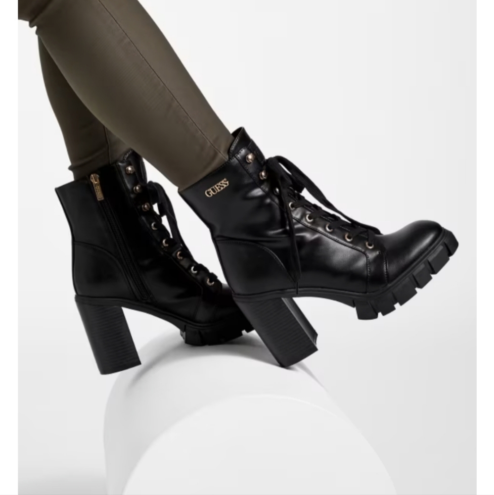 GUESS BOOTS